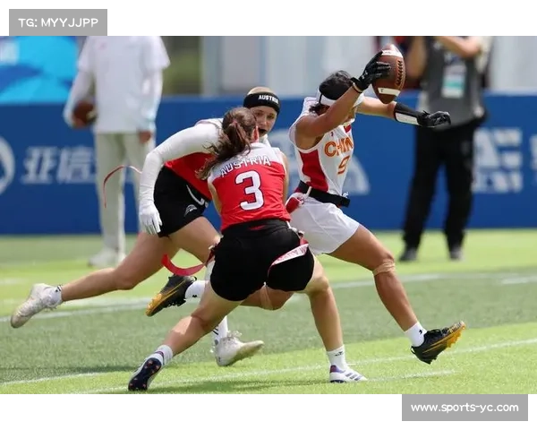 亚大腰旗橄榄球锦标赛互动环节：最佳着装观众赢取独家礼品